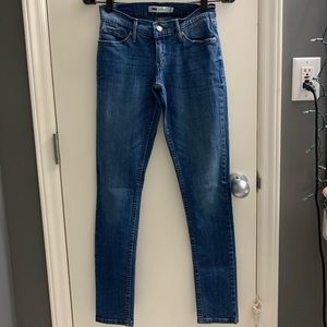 LEVI SKINNY JEANS